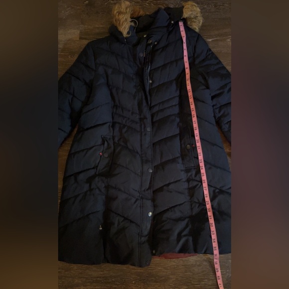 Used fair condition Tommy Hilfiger coat - Picture 5 of 9